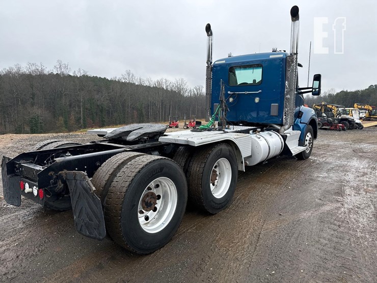 2015-kenworth-t880-image-5