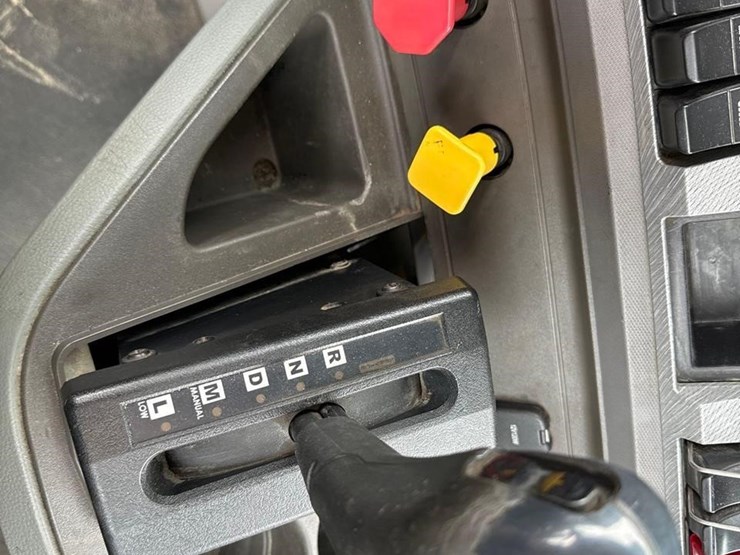 2015-kenworth-t880-image-27