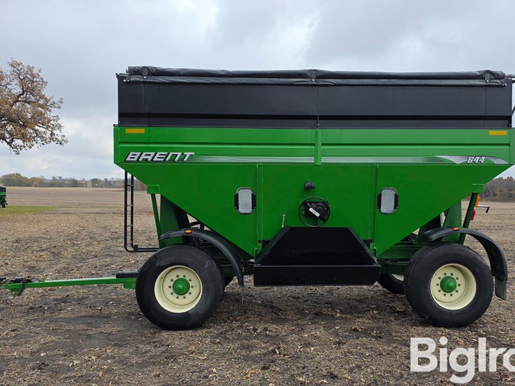 unverferth-brent-gt-644-gravity-wagon-image-8