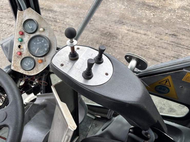 applied-sweepers-636hs-image-17