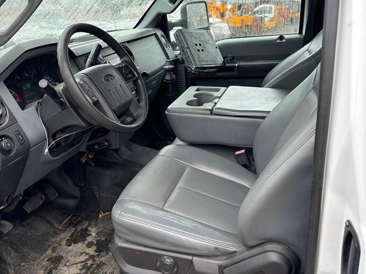 ford-f550-xl-image-15