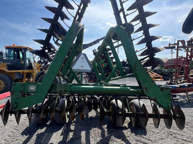 john-deere-24-image-7