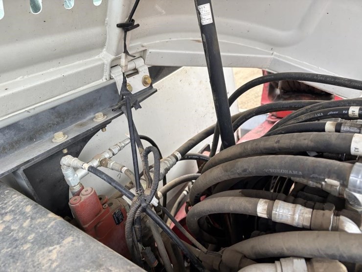 2014-takeuchi-tb290-image-51