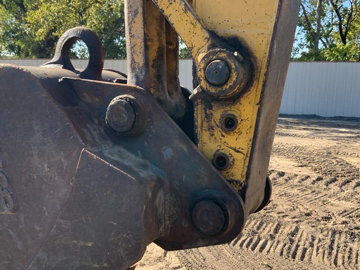 komatsu-pc220-lc-8-image-18