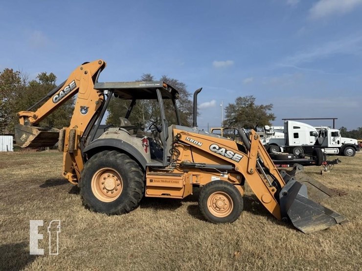 2014-case-580n-image-4