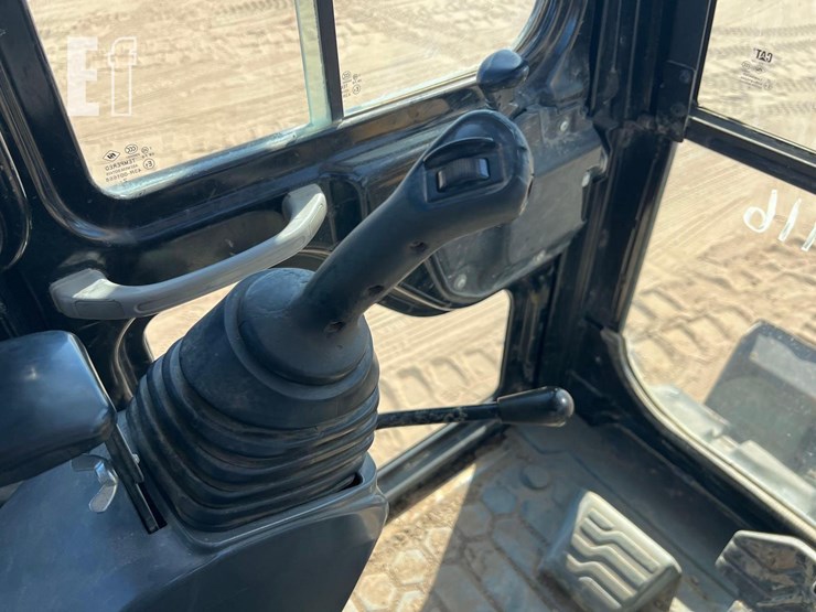 2014-caterpillar-308e2-cr-image-32