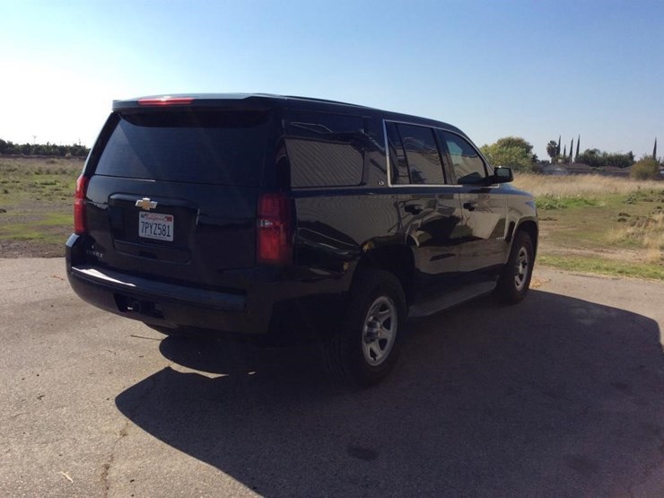 2016-chevrolet-tahoe-image-3