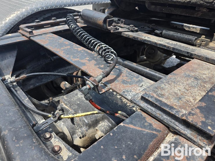 1992-freightliner-flc112-image-12