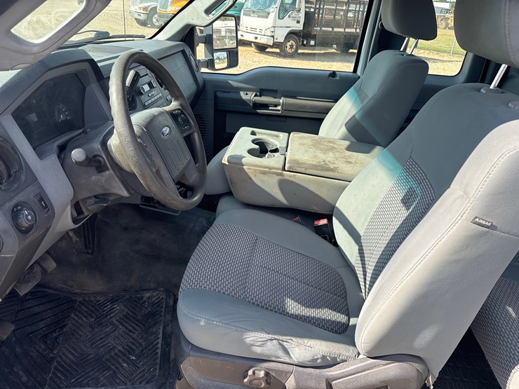 2011-ford-f550-image-10