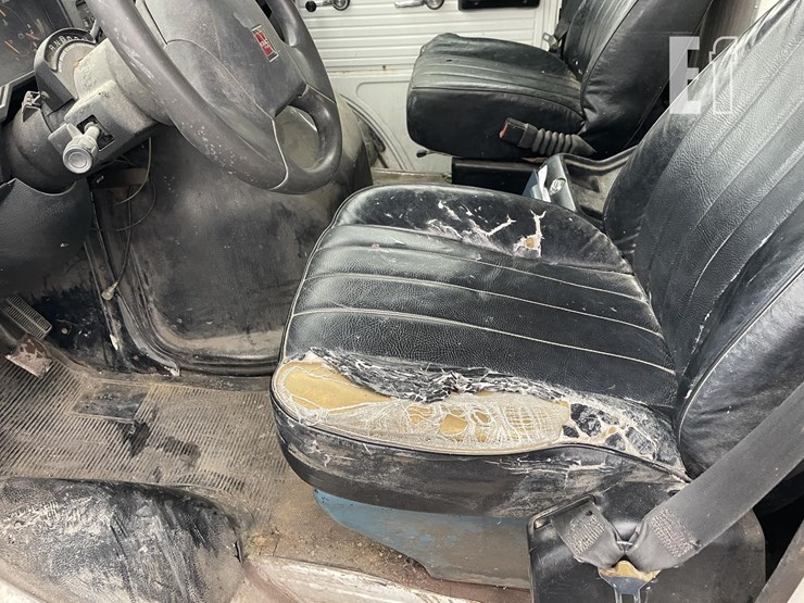 1993-gmc-3500-image-21