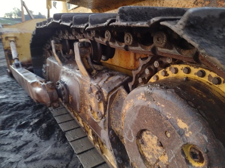 komatsu-d65ex-15-image-22