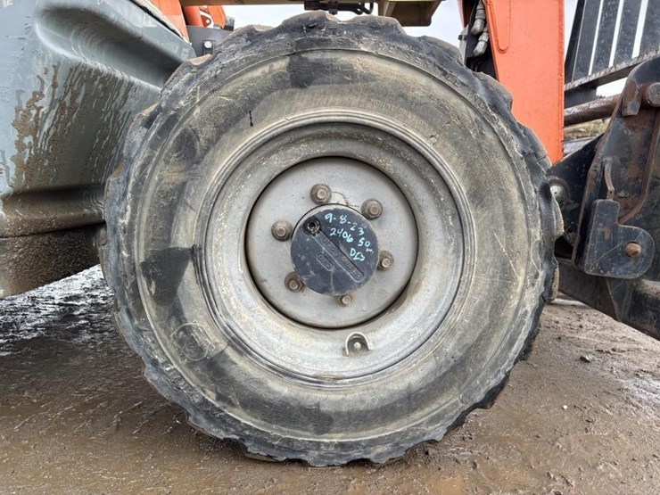 2013-jlg-g5-18a-image-17