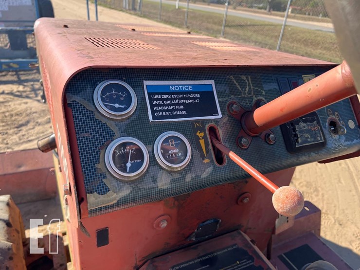 2004-ditch-witch-3700-image-25