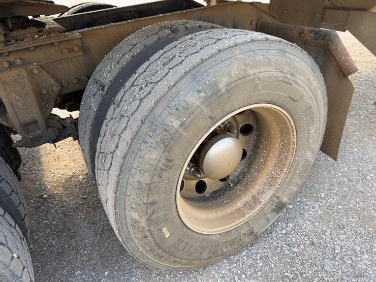 2016-kenworth-t880-image-14