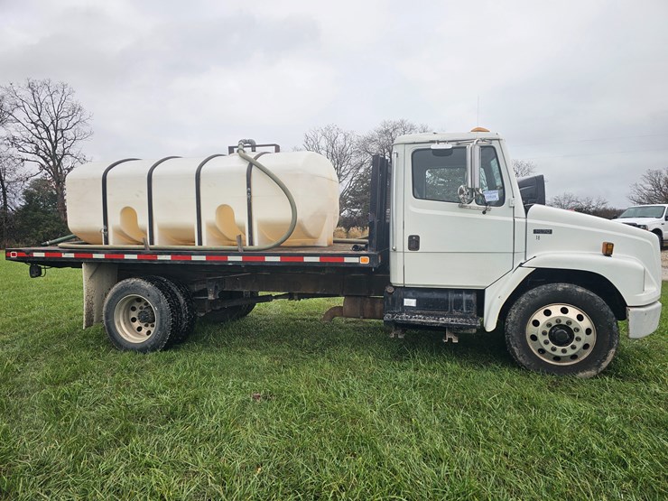 freightliner-fl60-image-21