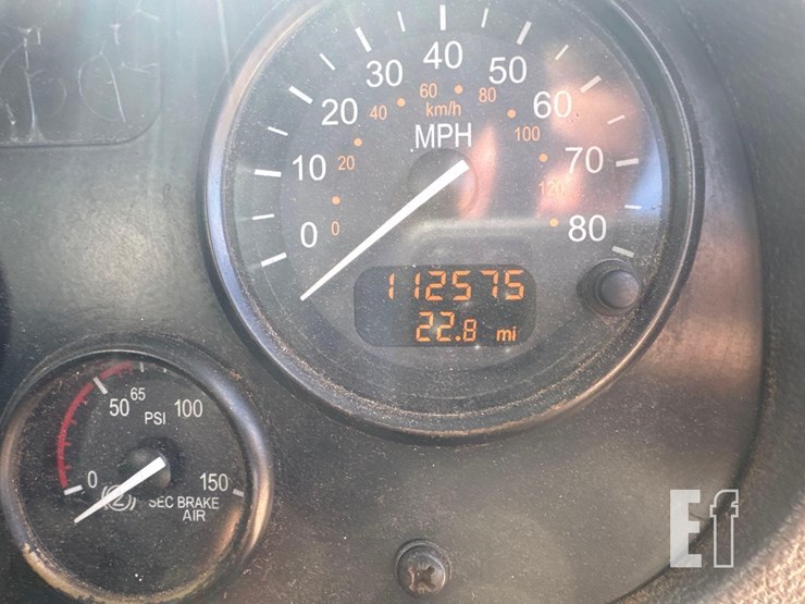 2019-peterbilt-garbage-truck-image-25