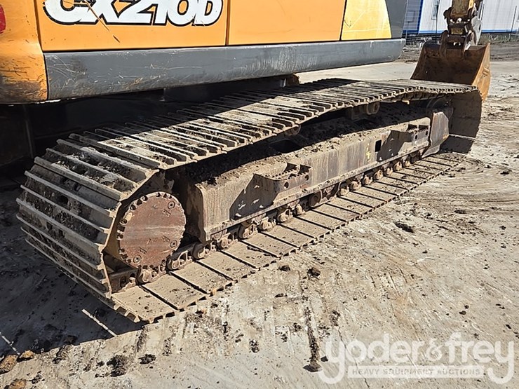 2021-case-cx210-lc-image-23