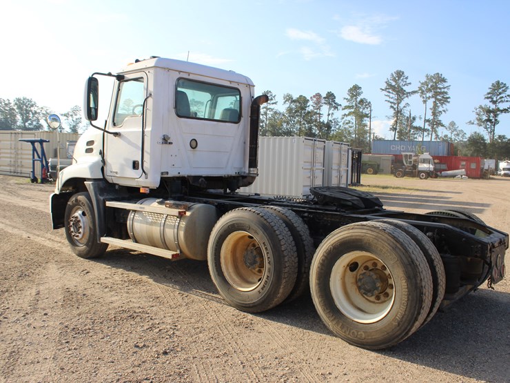 2007-mack-ch613-image-4