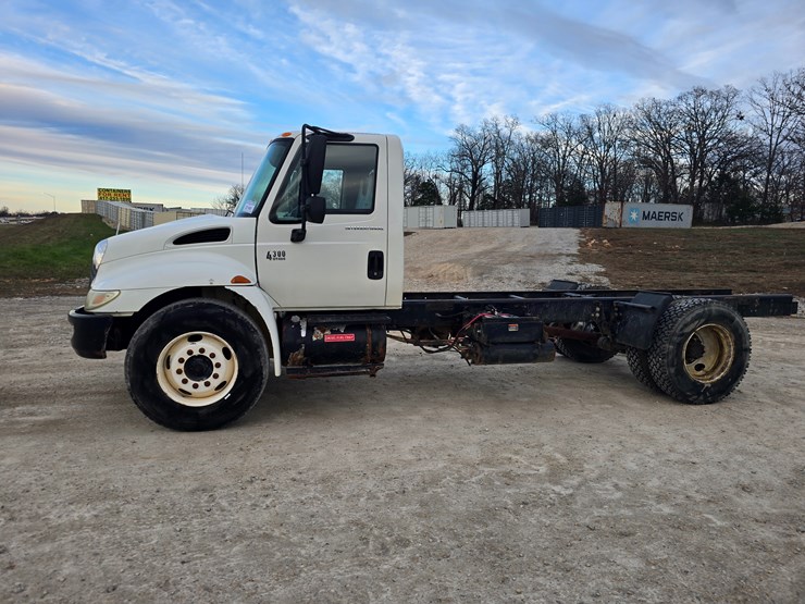 international-durastar-4300-image-4