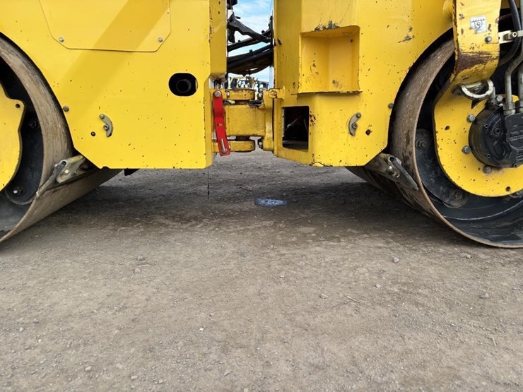 2017-bomag-bw120-image-9