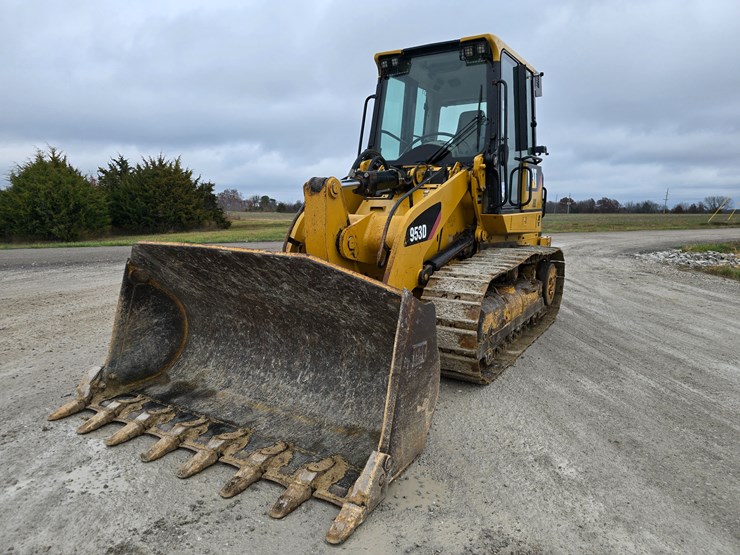 caterpillar-953d-image-2