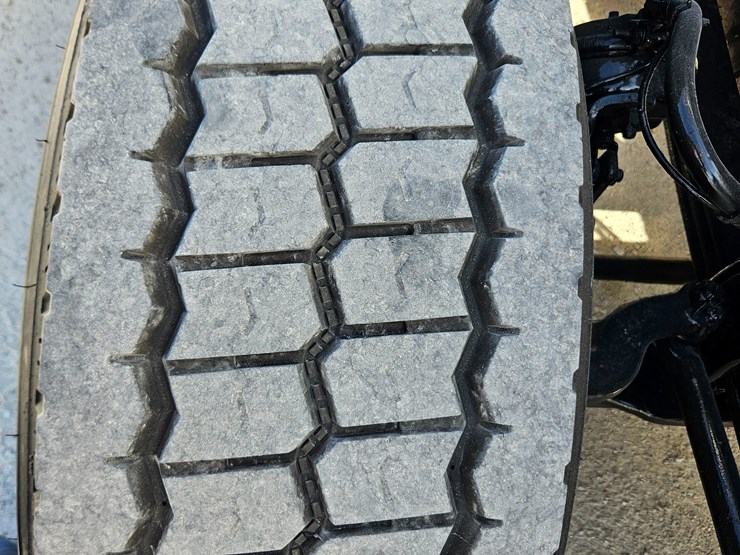 2009-peterbilt-365-image-65