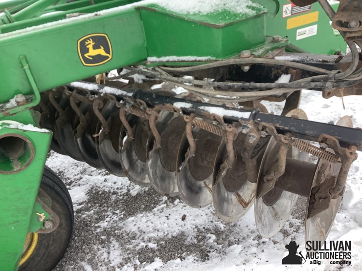 2014-john-deere-2623vt-image-18