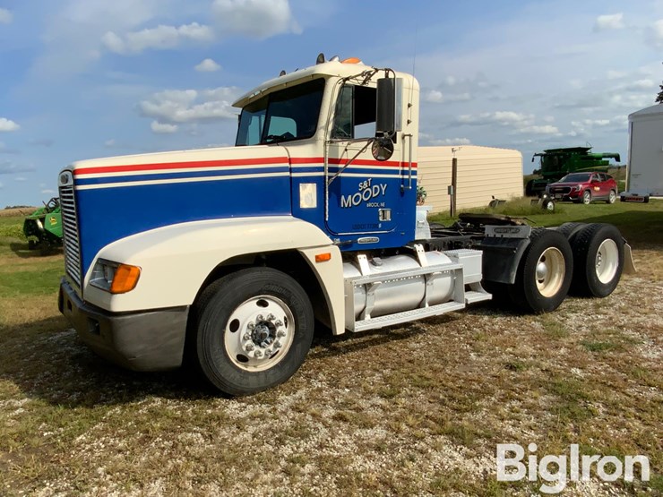 1997-freightliner-fld120-image-1