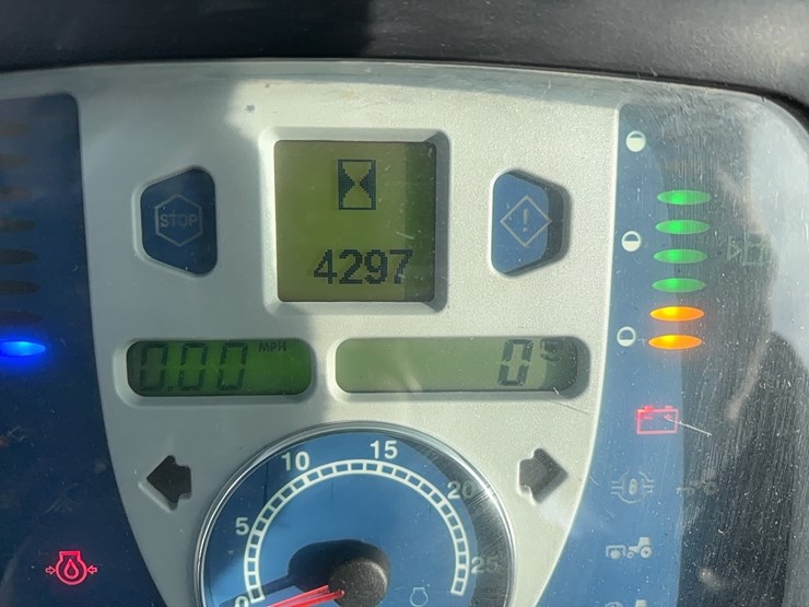 new-holland-t4020-image-19