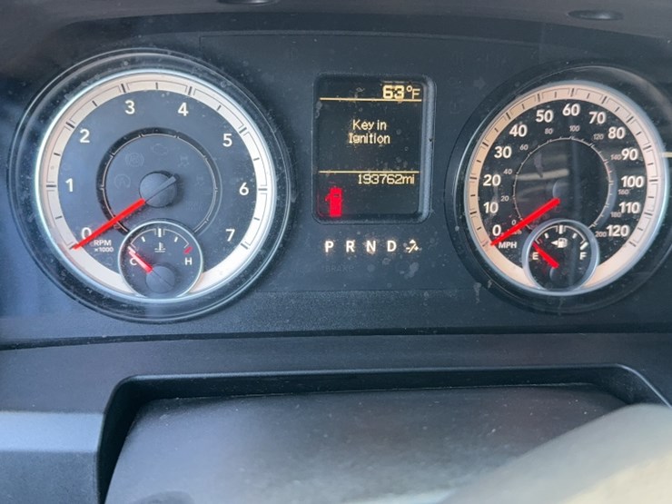 2014-dodge-1500-image-21