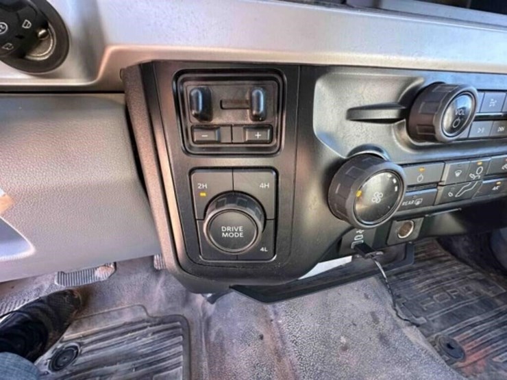 2024-ford-f350-image-43