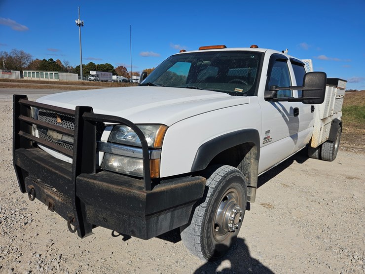 chevrolet-silverado-3500-image-1