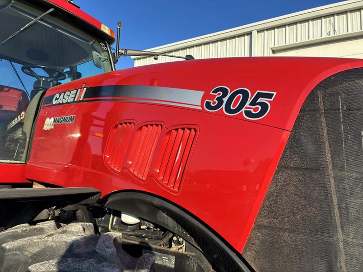 case-ih-magnum-305-image-16