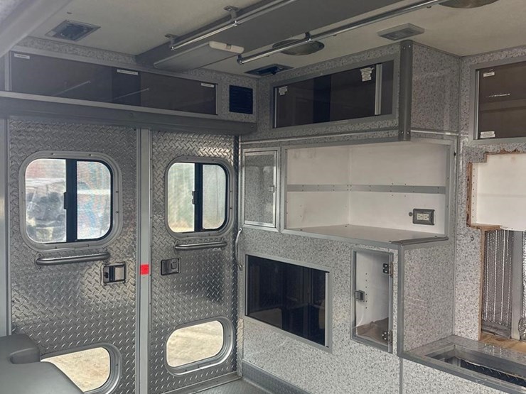 2006-gmc-sierra-3500-image-38