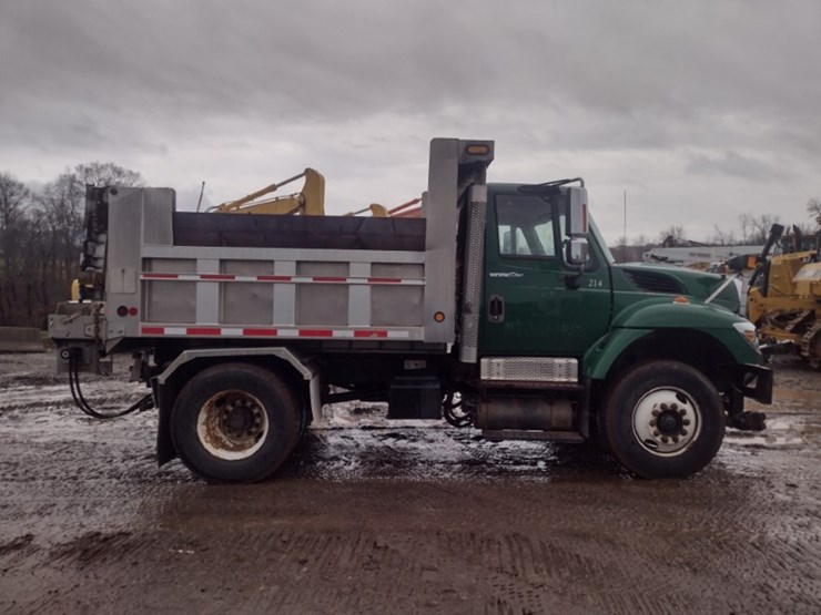 international-workstar-7400-image-3