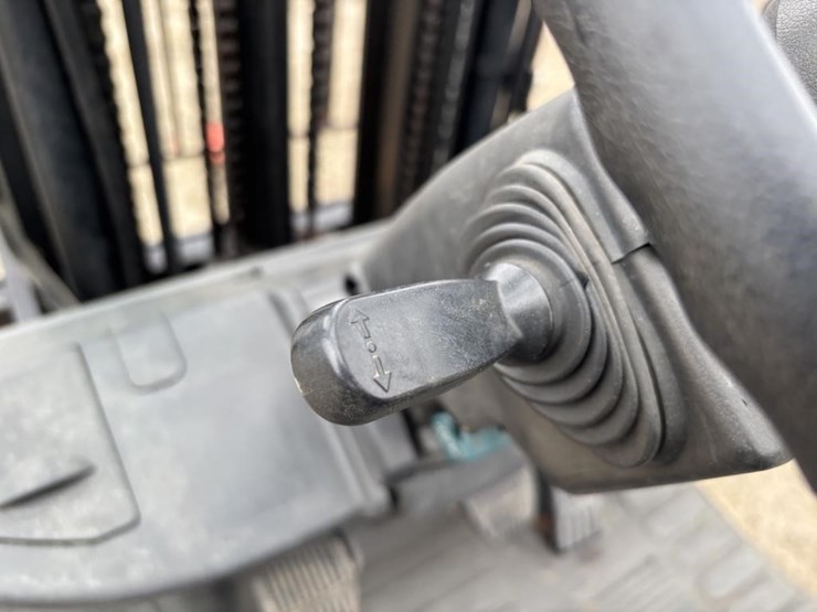 2011-toyota-8fgcu30-image-19