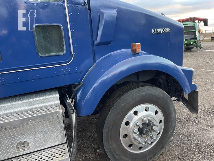 2004-kenworth-t800-image-6