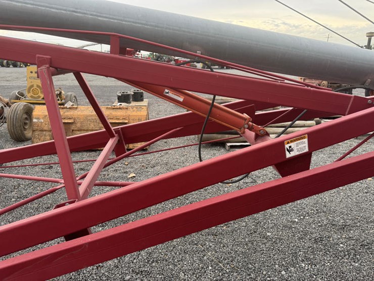 hutchinson-10x60-image-12