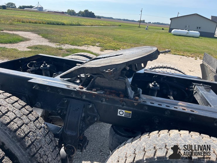 peterbilt-386-image-10