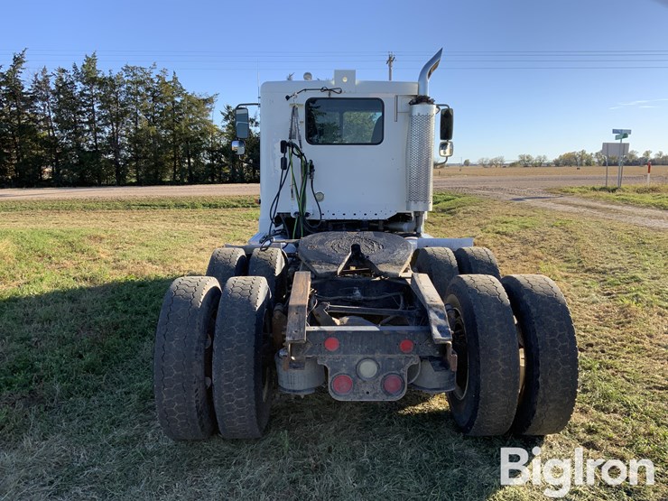 2004-freightliner-columbia-t/a-truck-trailer-image-6