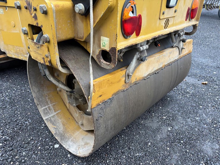 2017-caterpillar-cb24b-image-4