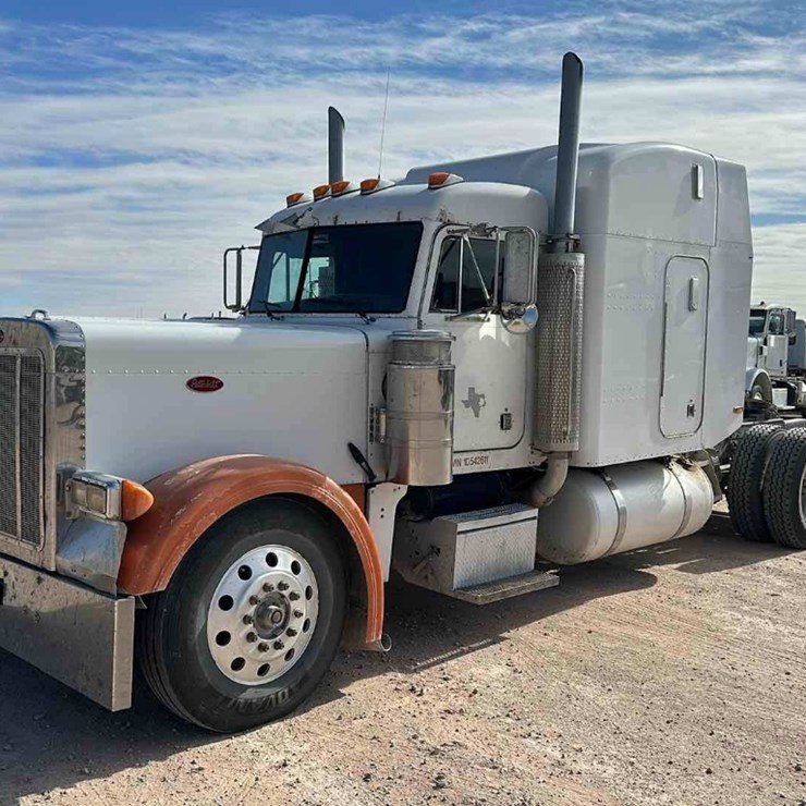 2001 PETERBILT 379