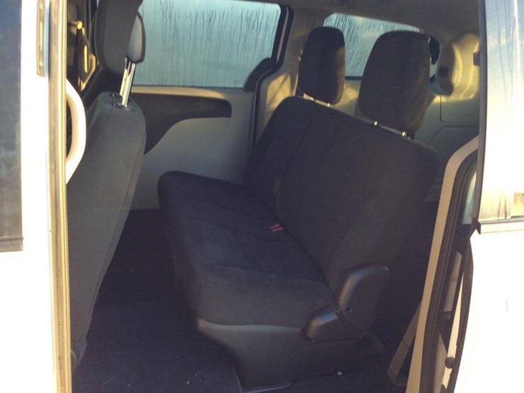 2017-dodge-grand-caravan-image-9