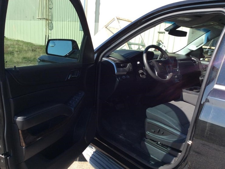 2016-chevrolet-tahoe-image-5