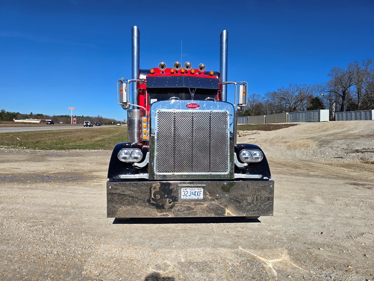 2005-peterbilt-379-image-53