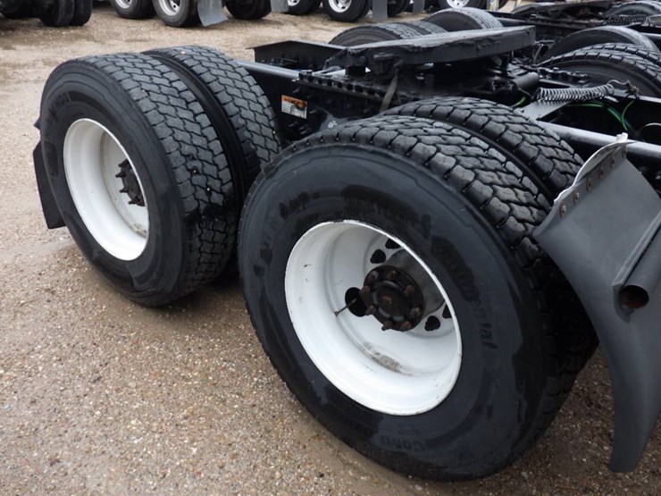 freightliner-cascadia-126-image-8