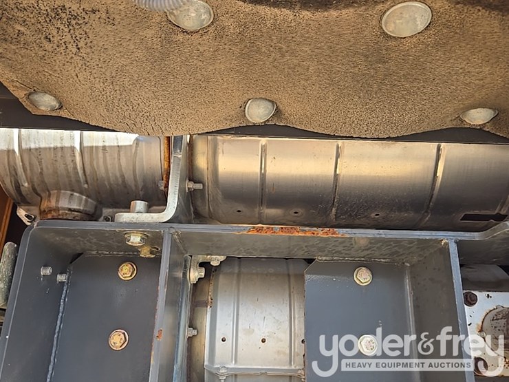 2021-case-cx210-lc-image-114