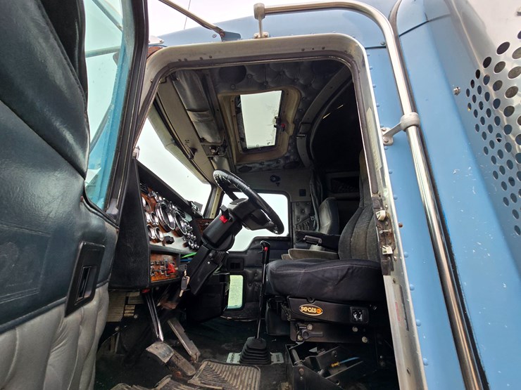 1999-kenworth-w900l-image-77