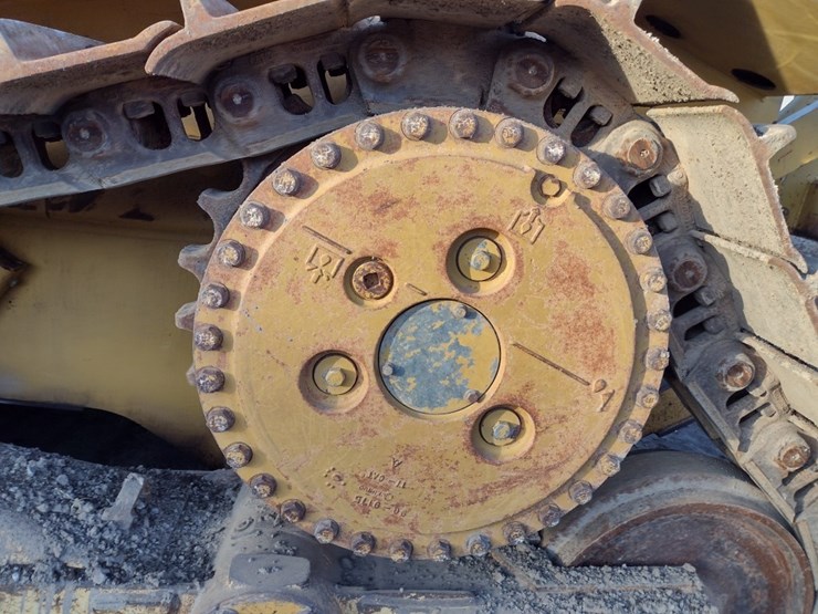 caterpillar-d6t-xl-image-23