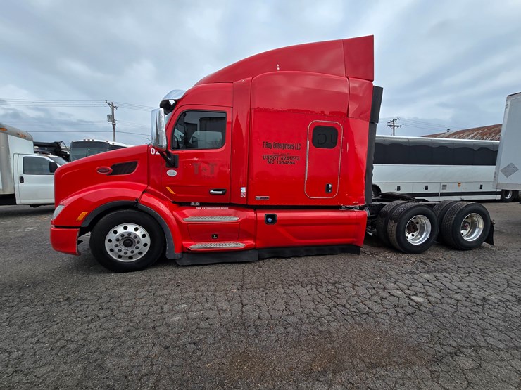 2017-peterbilt-579-image-8